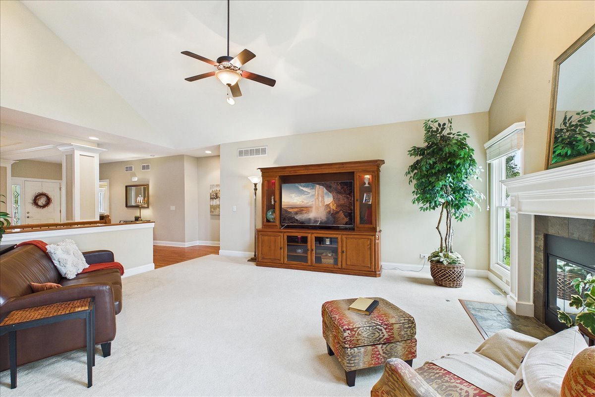 24913 Thornberry Drive Property Photo 9