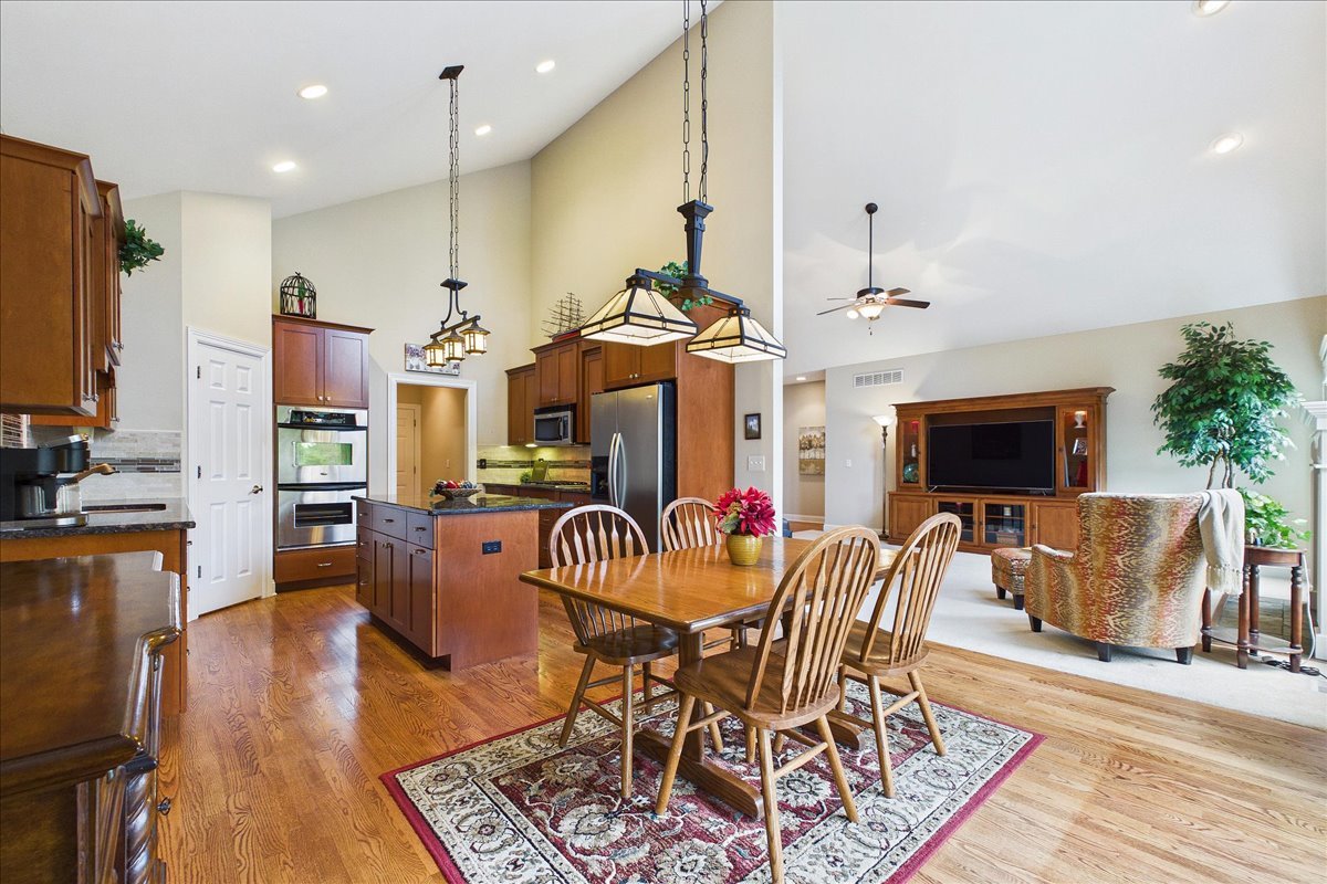 24913 Thornberry Drive Property Photo 10