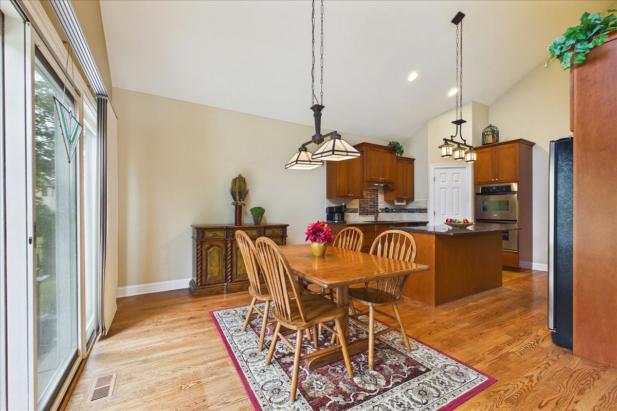 24913 Thornberry Drive Property Photo 15