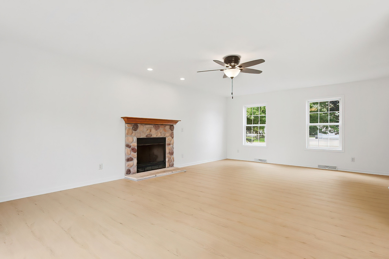4025 Stormy Drive Property Photo 5