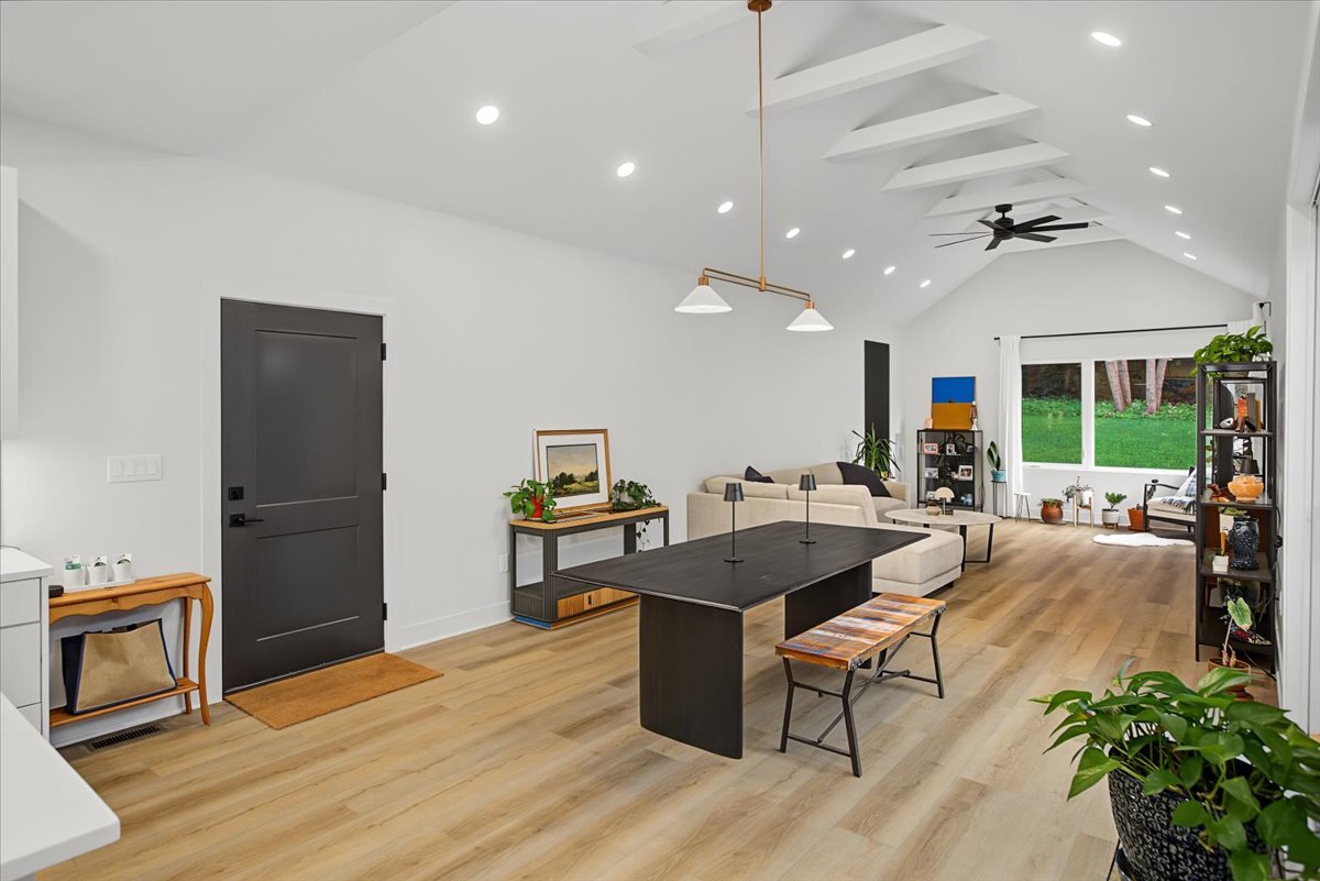 520 Pine Street Property Photo 15