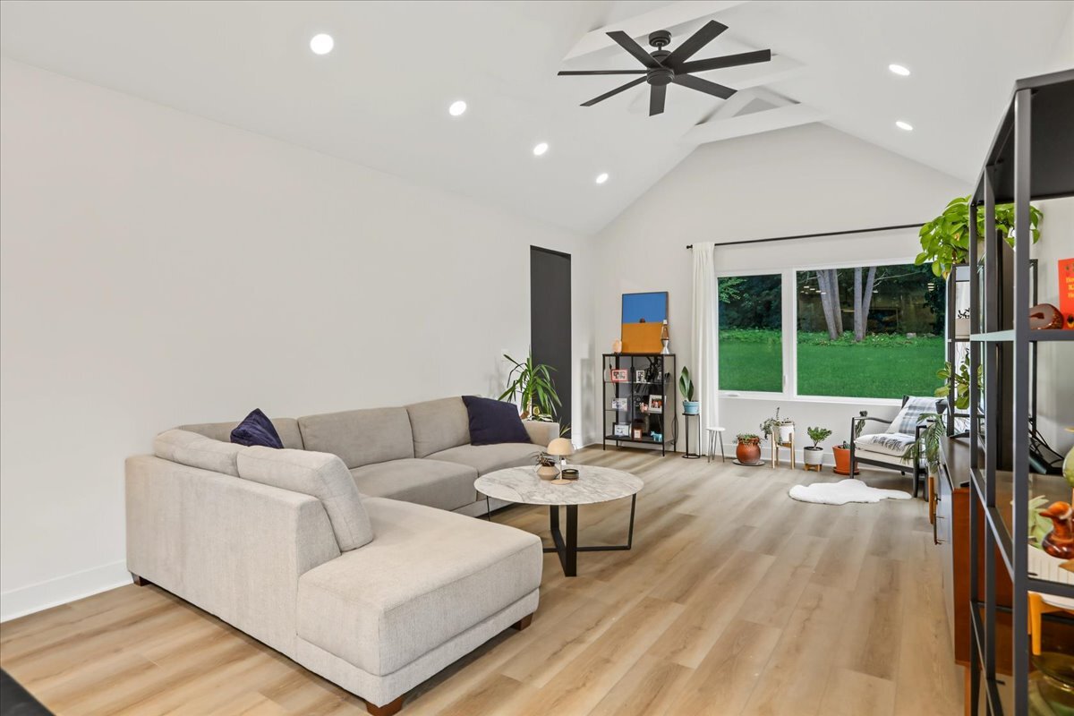 520 Pine Street Property Photo 16
