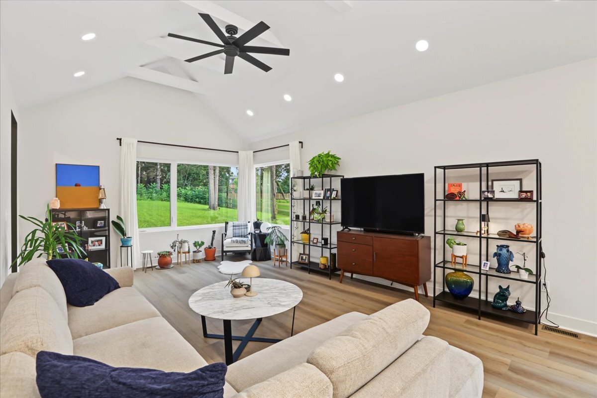 520 Pine Street Property Photo 17