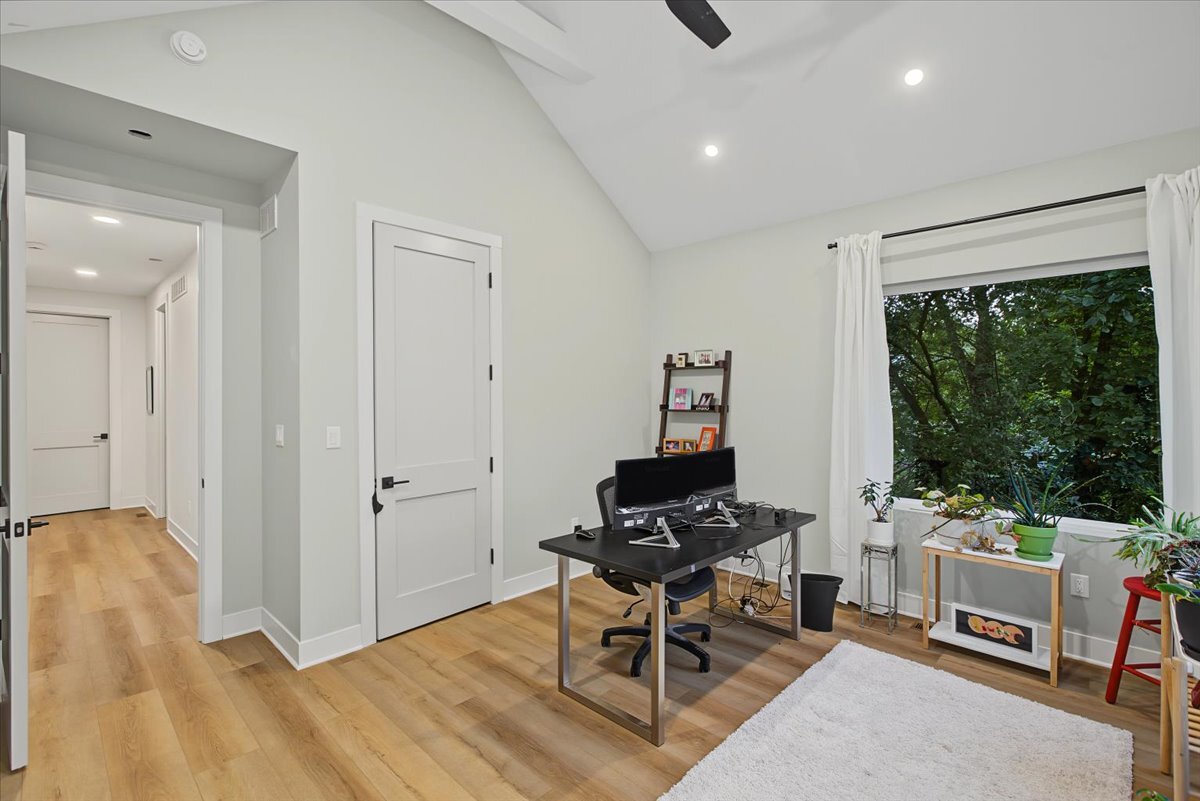 520 Pine Street Property Photo 26