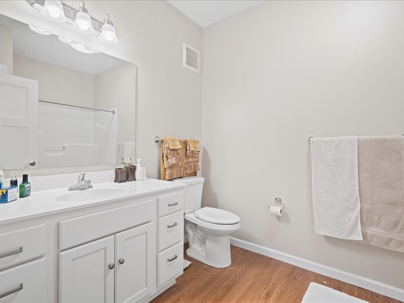 2592 Middle Road 217 Property Photo 11