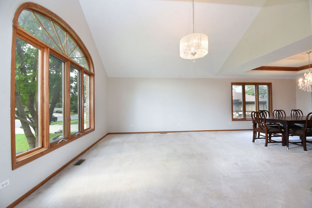 6928 154th Place Property Photo 3