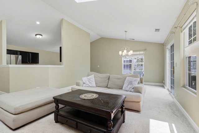 2481 Stoughton Circle Property Photo 4