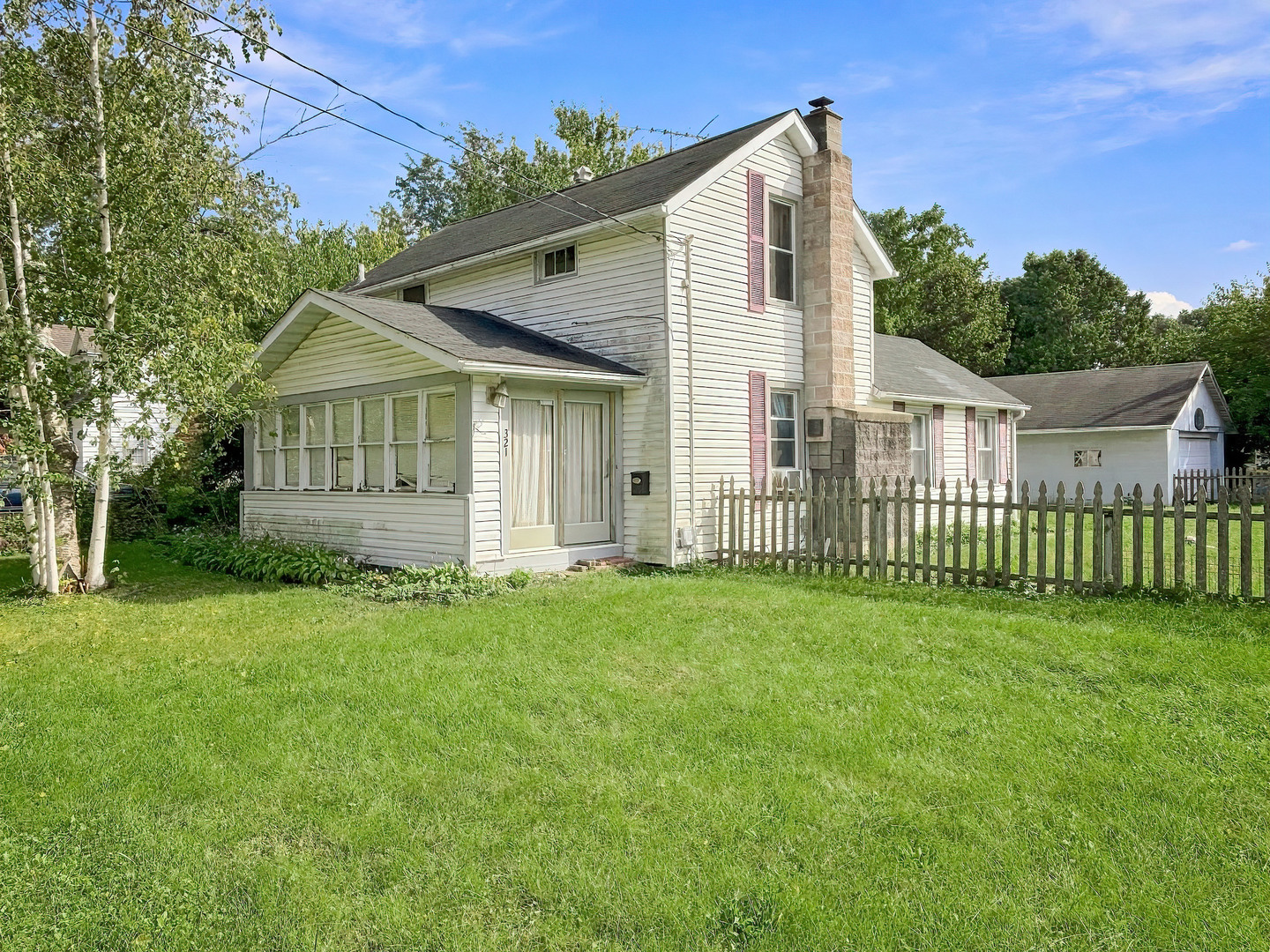321 N Cottage Street Property Photo 1