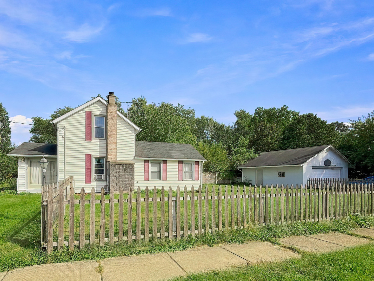 321 N Cottage Street Property Photo 1