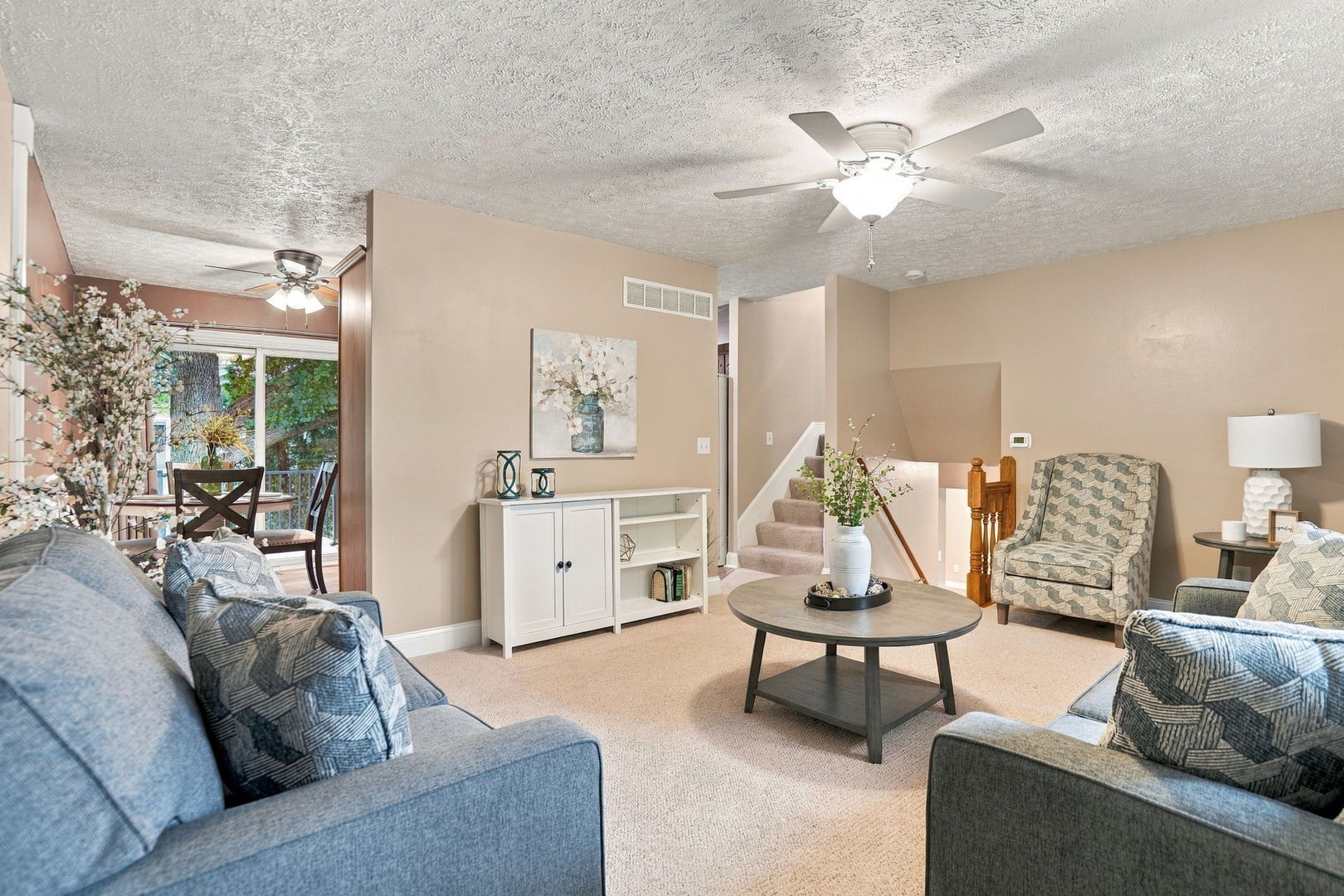 4657 N Sturdevant Street Property Photo 7