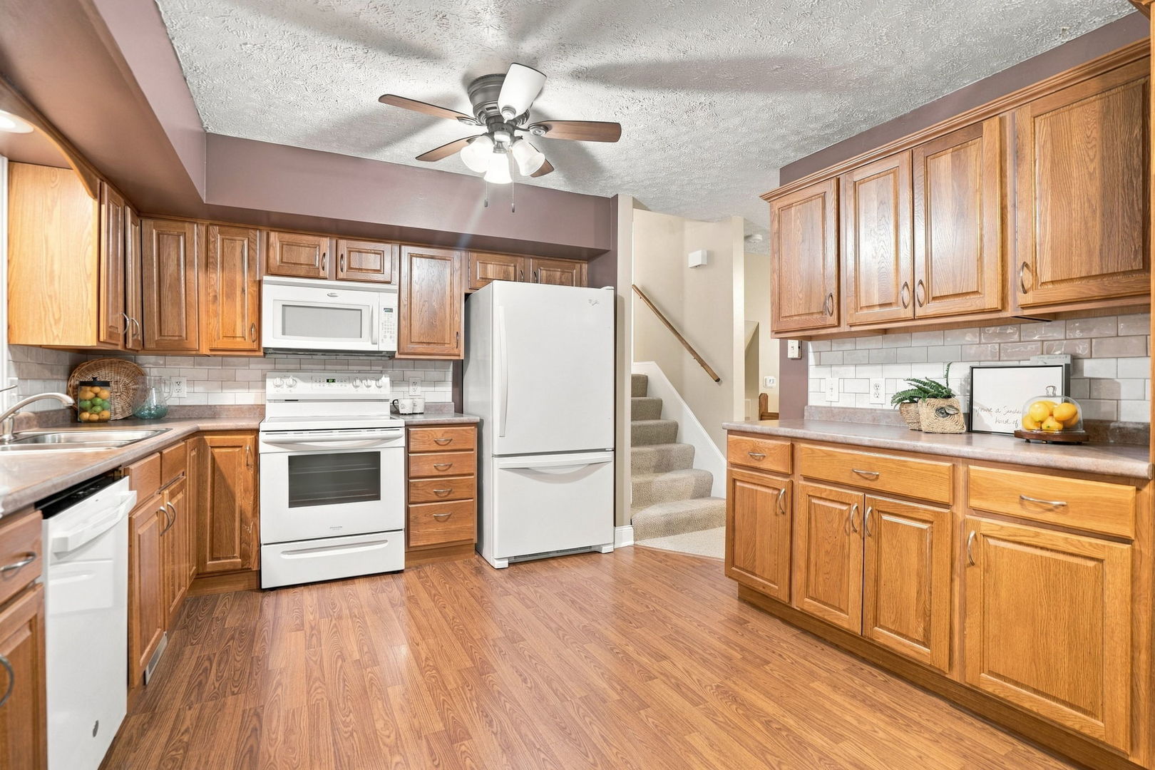 4657 N Sturdevant Street Property Photo 12