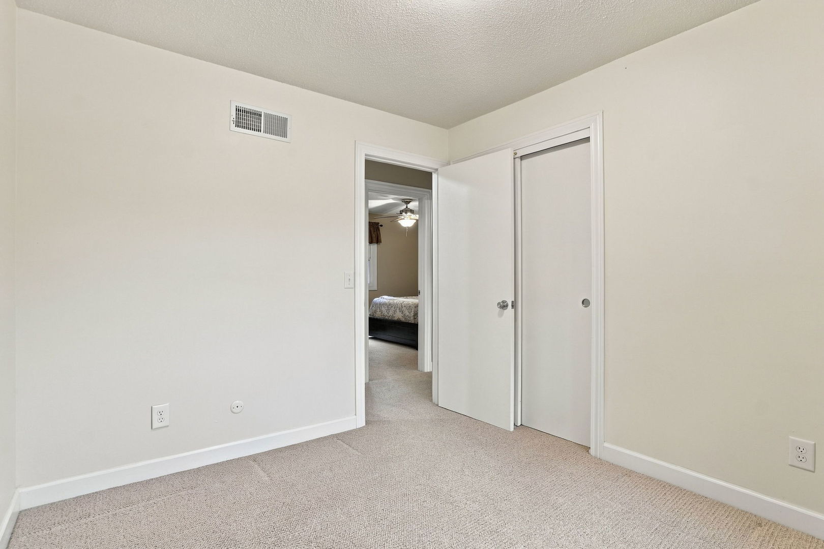 4657 N Sturdevant Street Property Photo 22