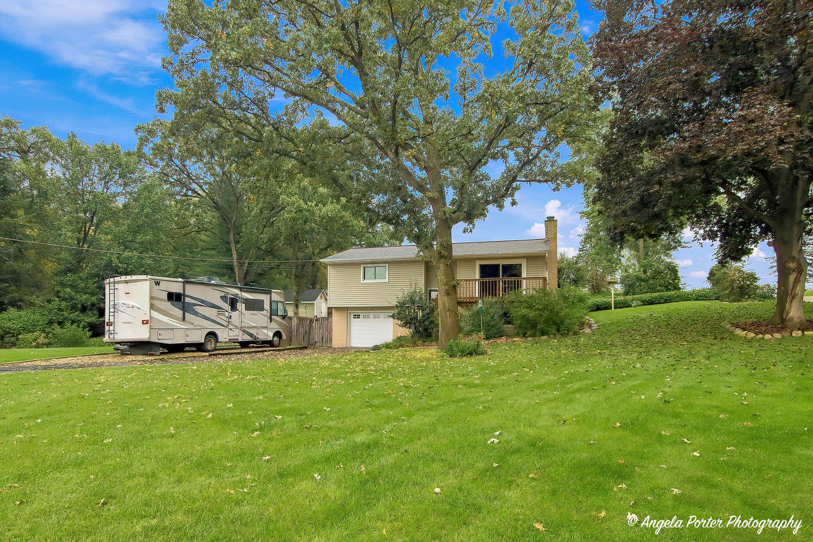 5104 E Lake Shore Drive Property Photo 1