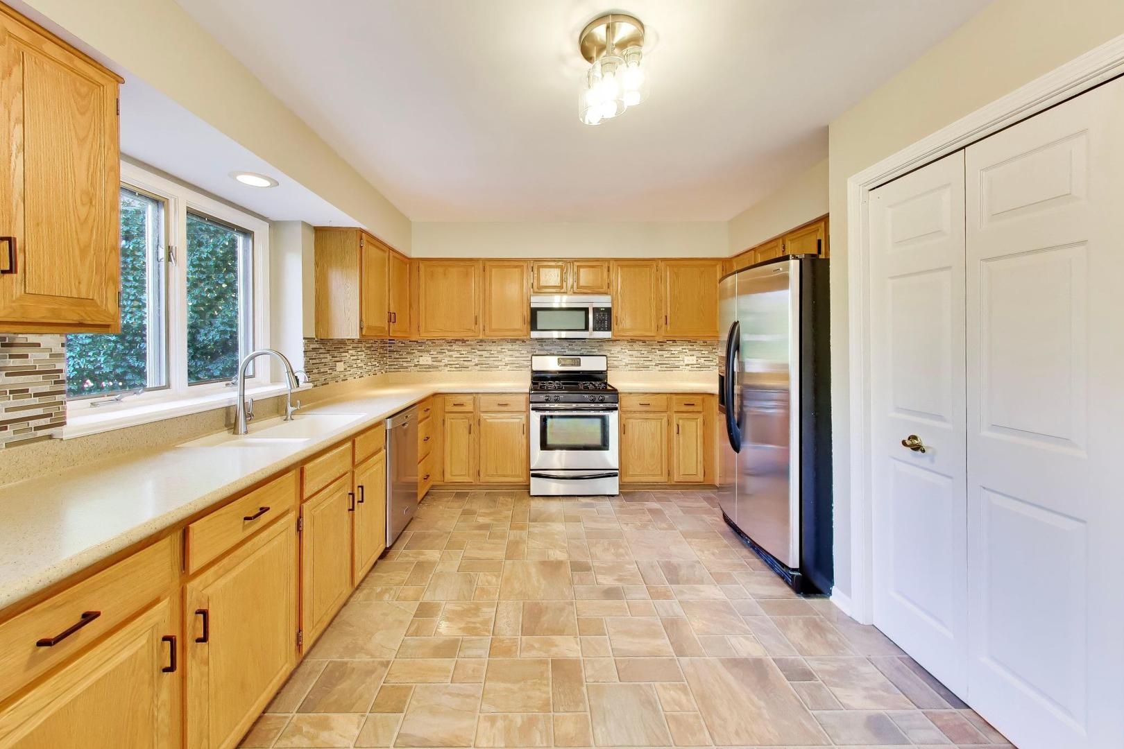 250 Knoll Street Property Photo 11