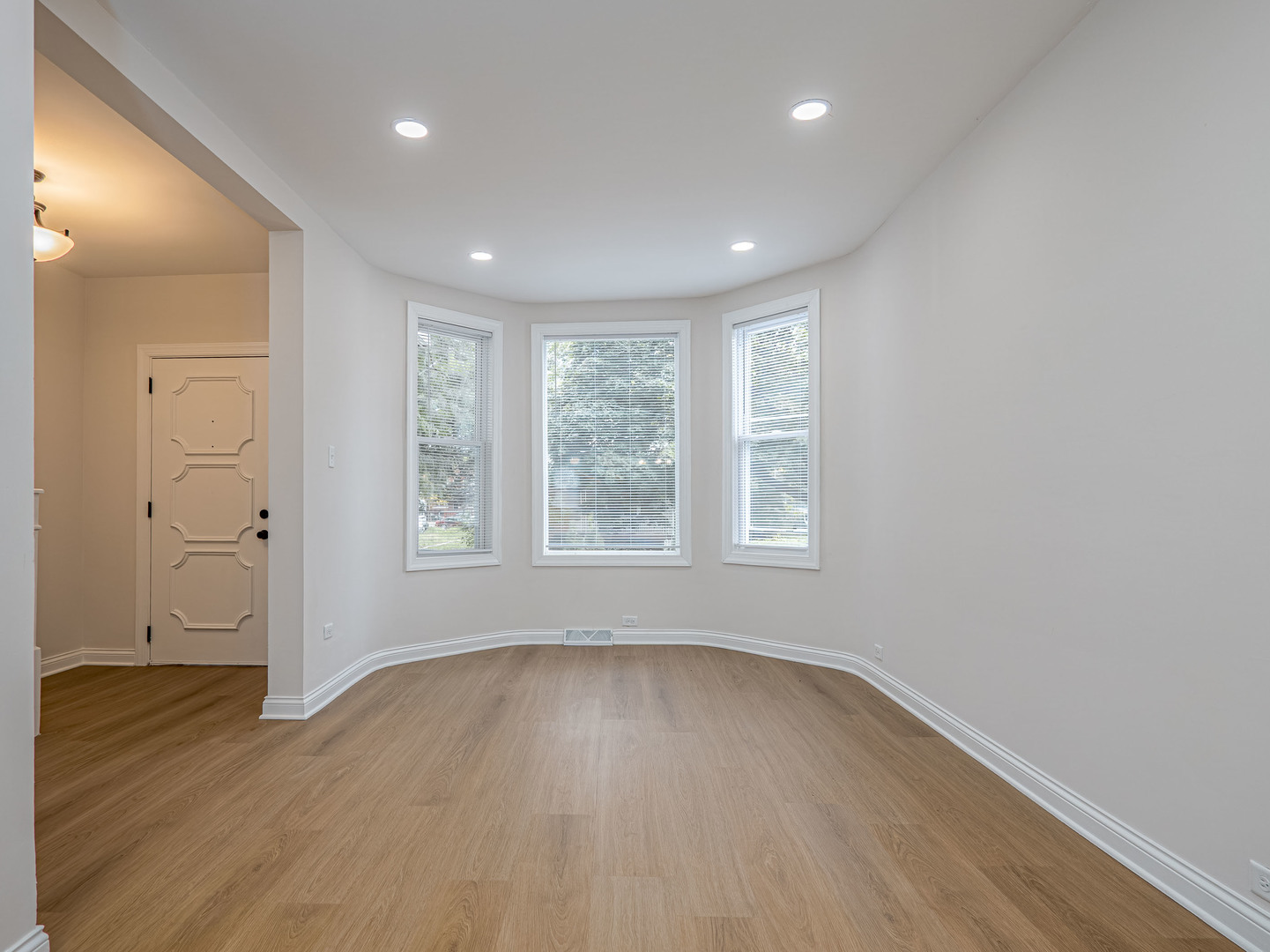 25 E 117th Place Property Photo 3