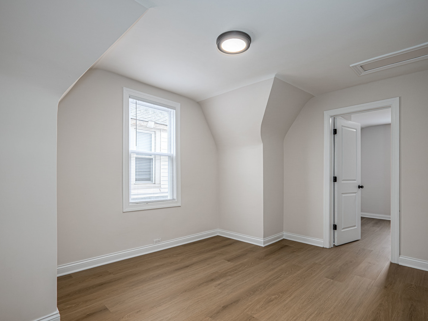 25 E 117th Place Property Photo 10