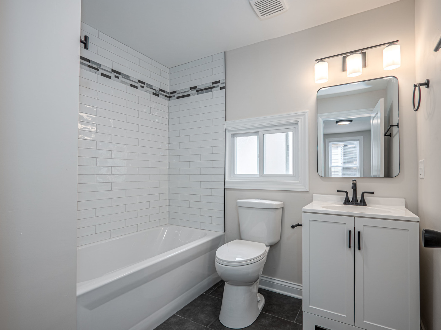 25 E 117th Place Property Photo 11