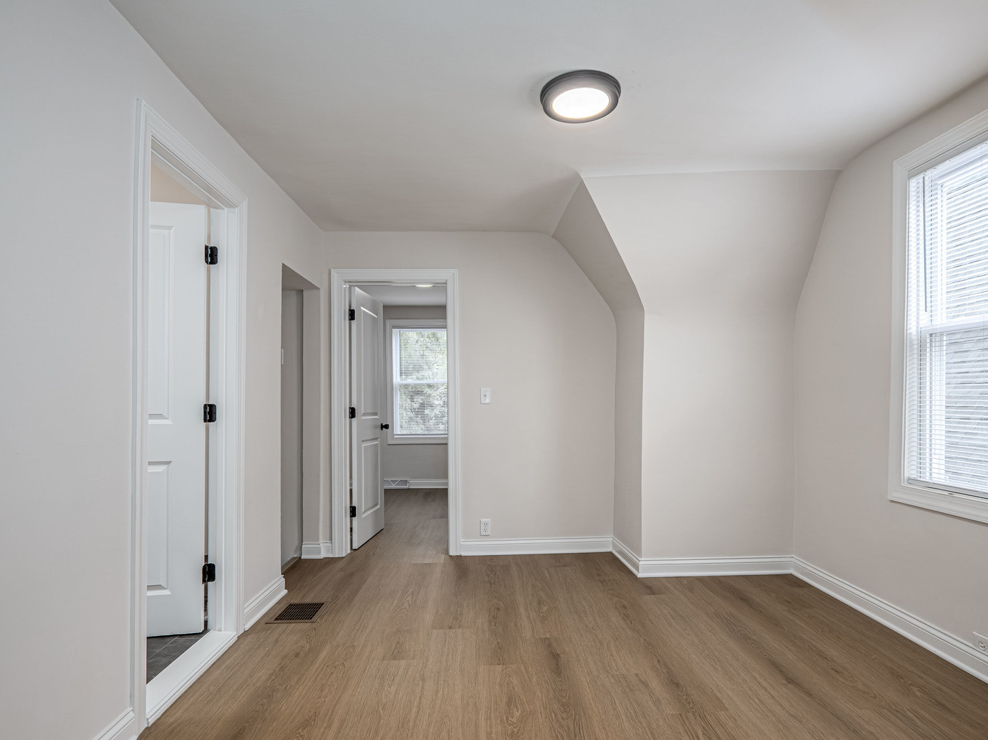 25 E 117th Place Property Photo 12