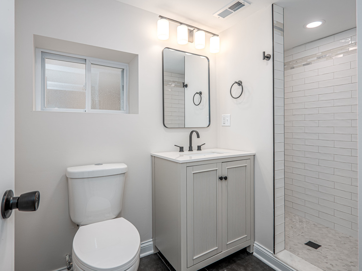 25 E 117th Place Property Photo 13