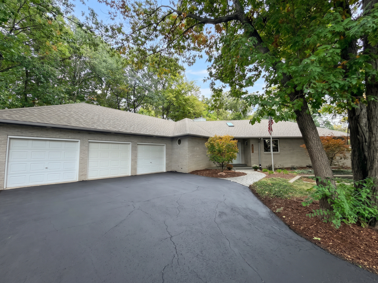 16131 S Twin Oak Court Property Photo 1