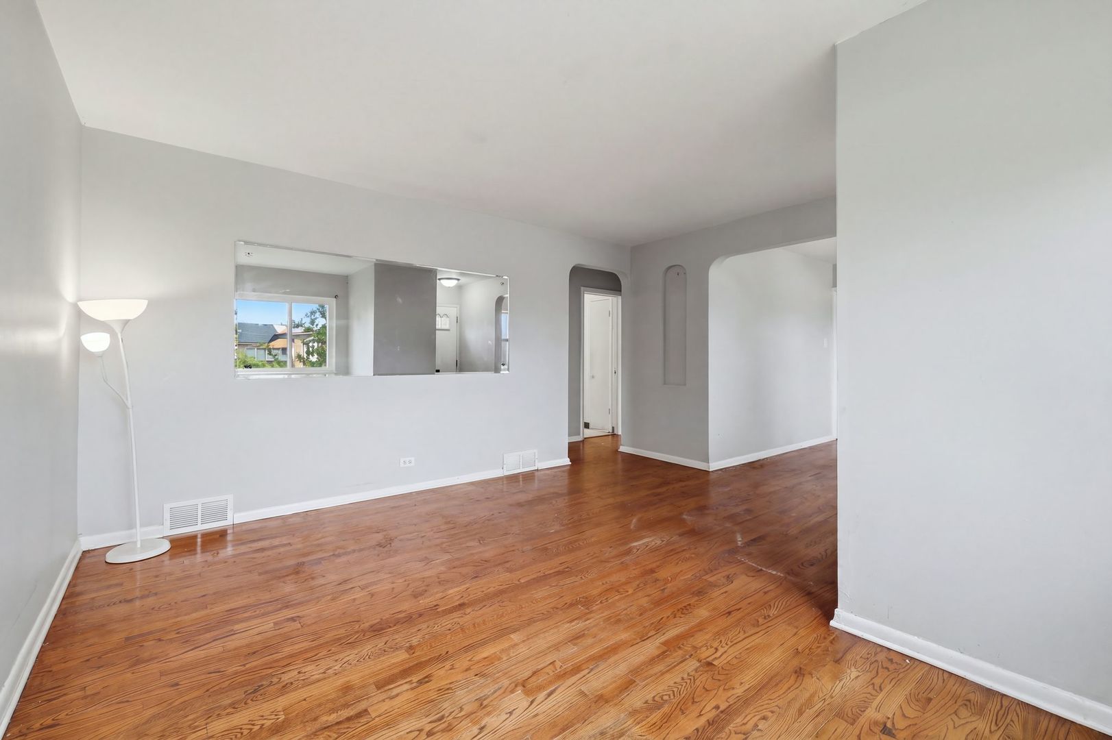 9810 S Loomis Street Property Photo 5