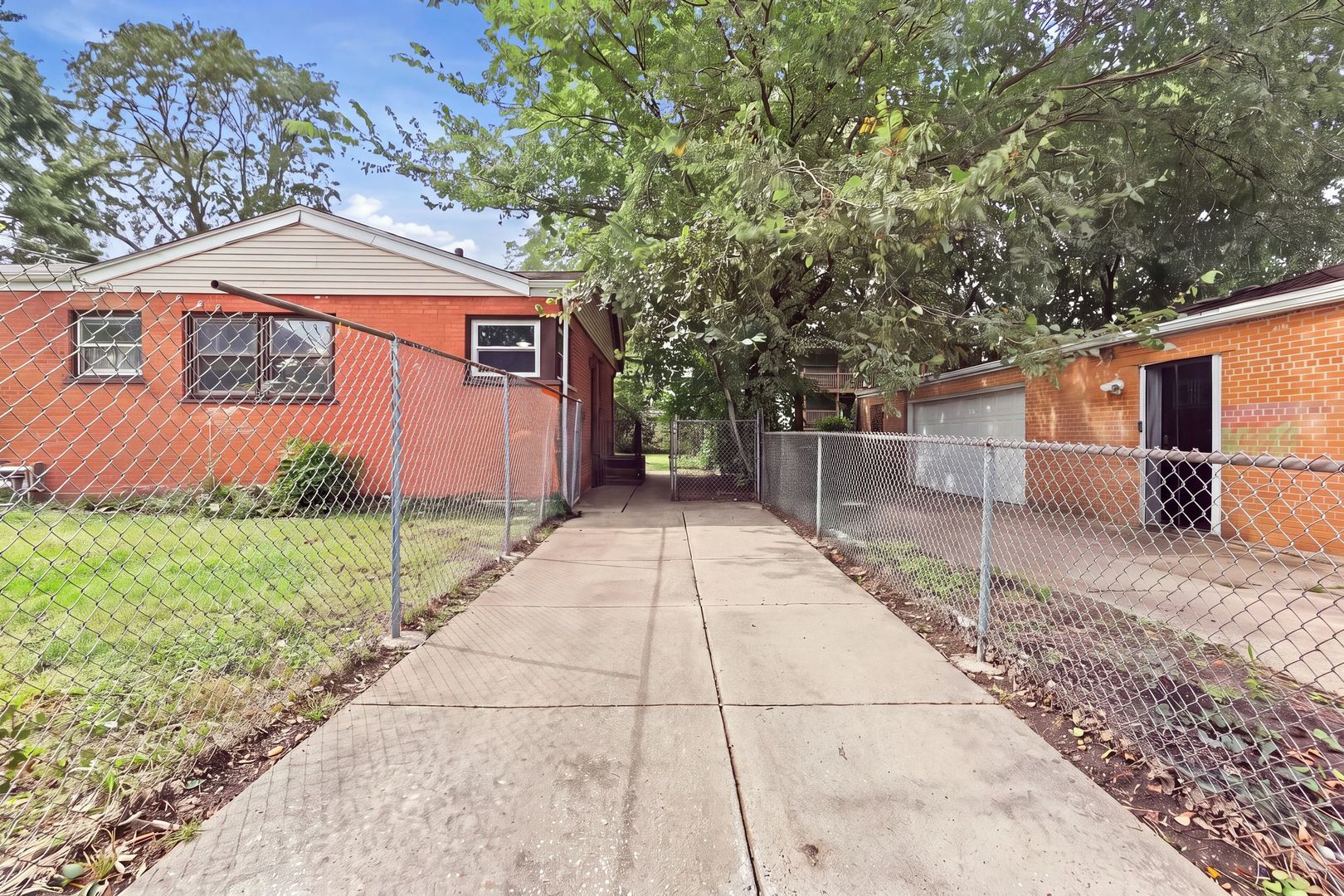 9810 S Loomis Street Property Photo 35