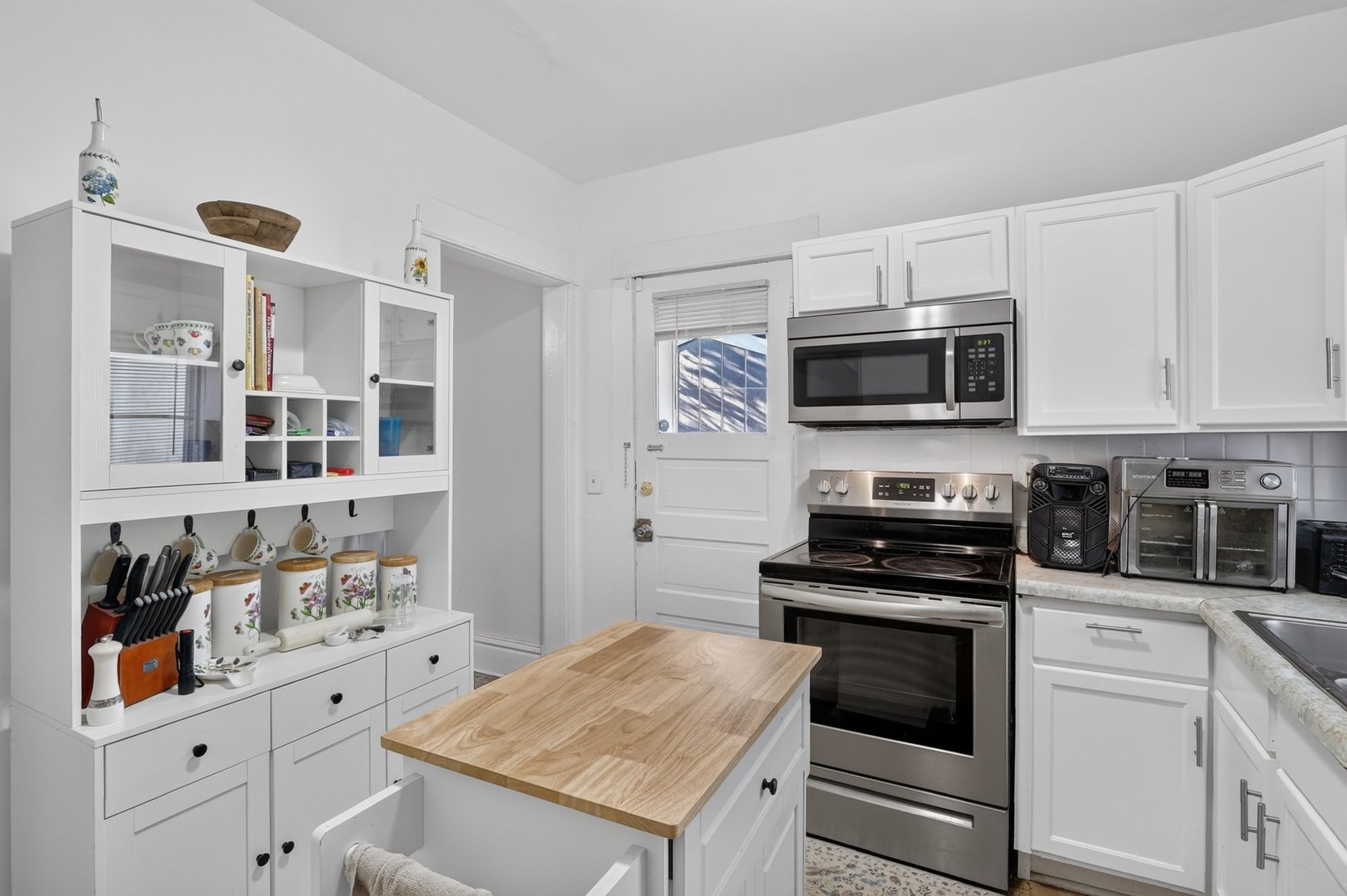 320 Napoleon Street Property Photo 11