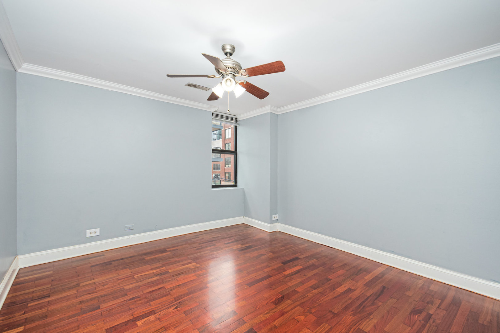 747 N Sedgwick Street 4rs Property Photo 11