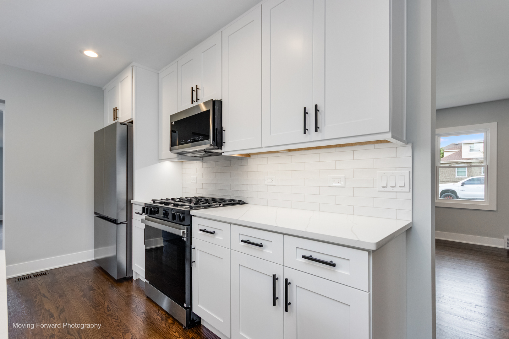 725 Hull Avenue Property Photo 10