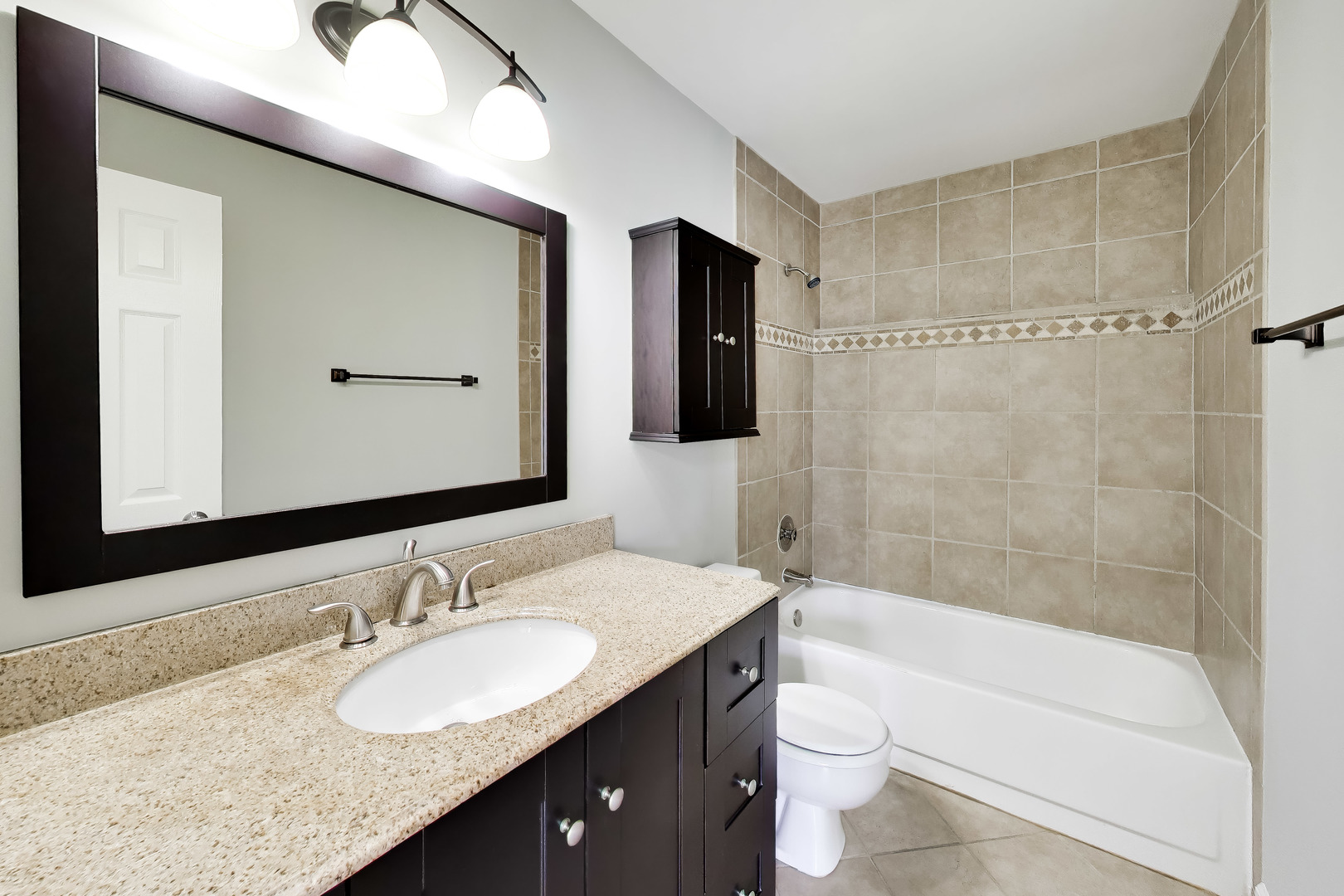1364 E Wyndham Circle 103 Property Photo 8