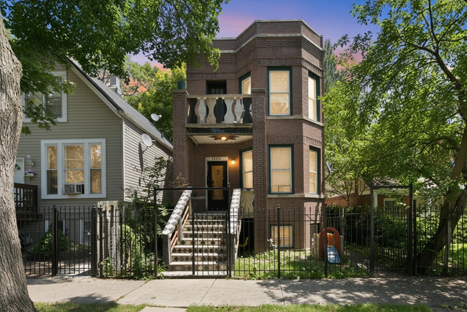 1925 N Keystone Avenue Property Photo 1
