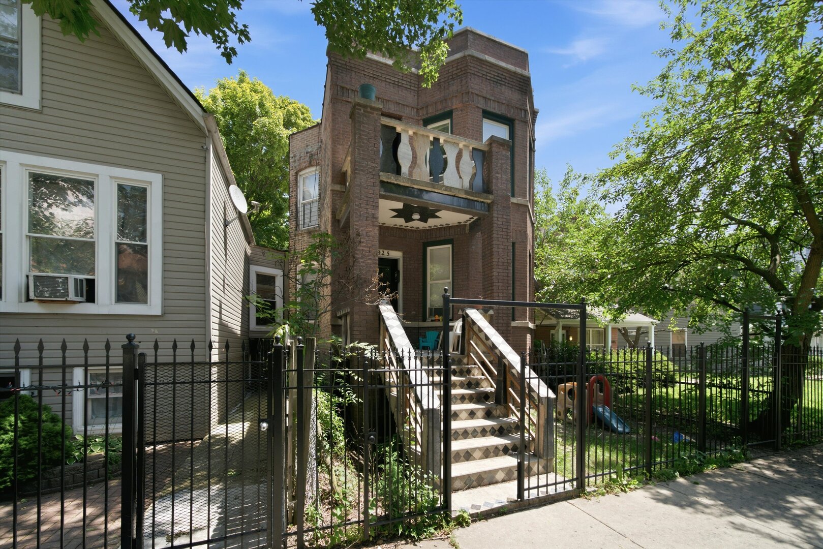 1925 N Keystone Avenue Property Photo 4