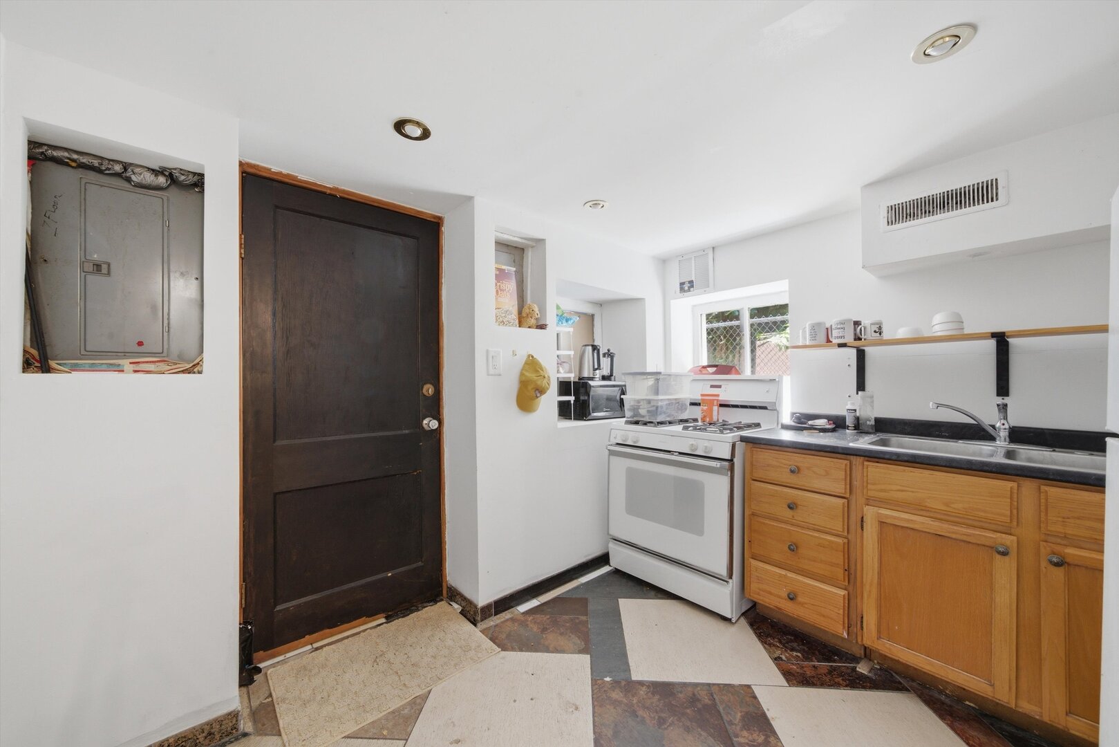 1925 N Keystone Avenue Property Photo 28