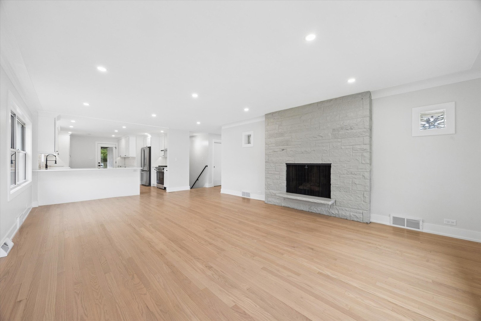 1425 Stonegate Road Property Photo 8