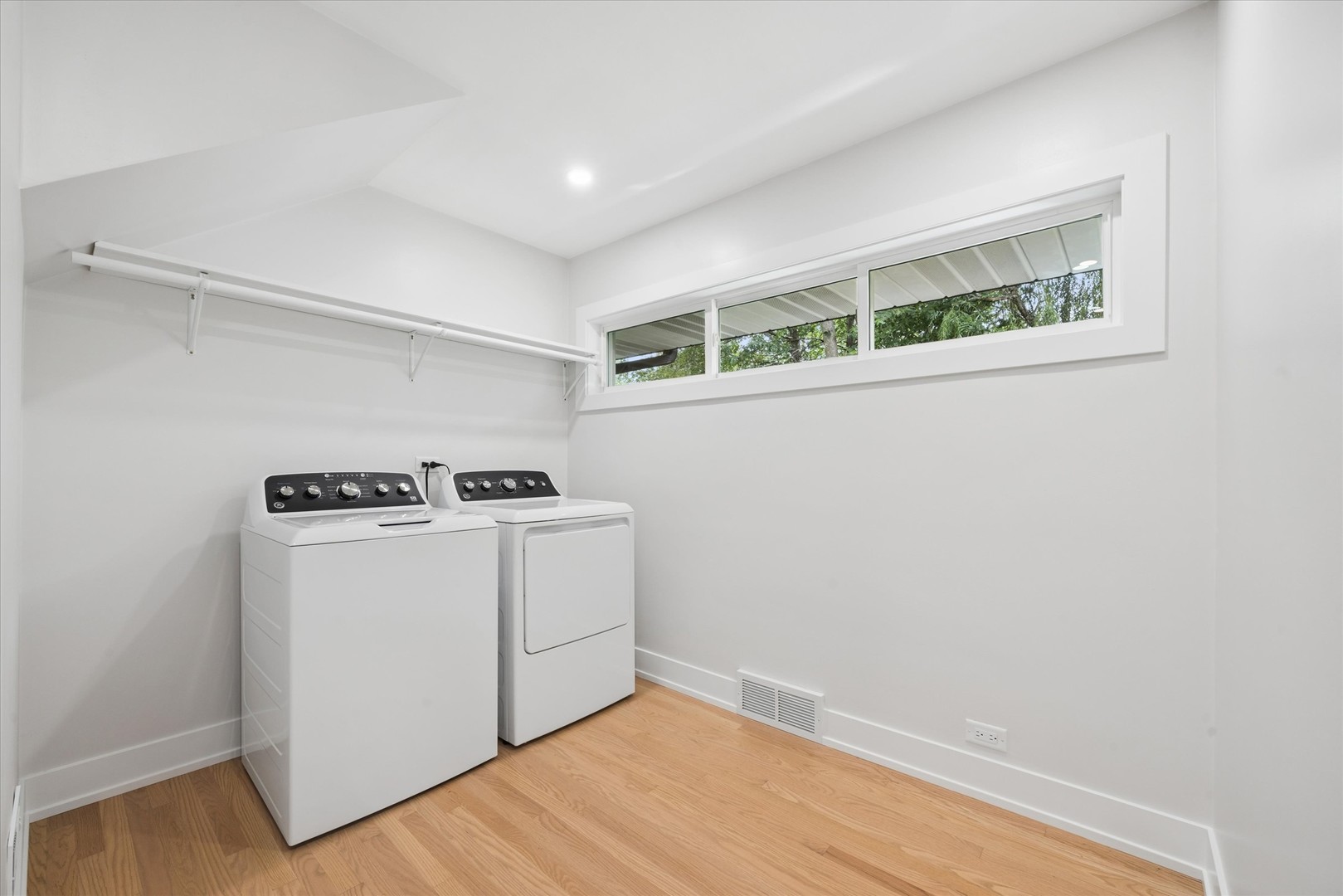 1425 Stonegate Road Property Photo 21