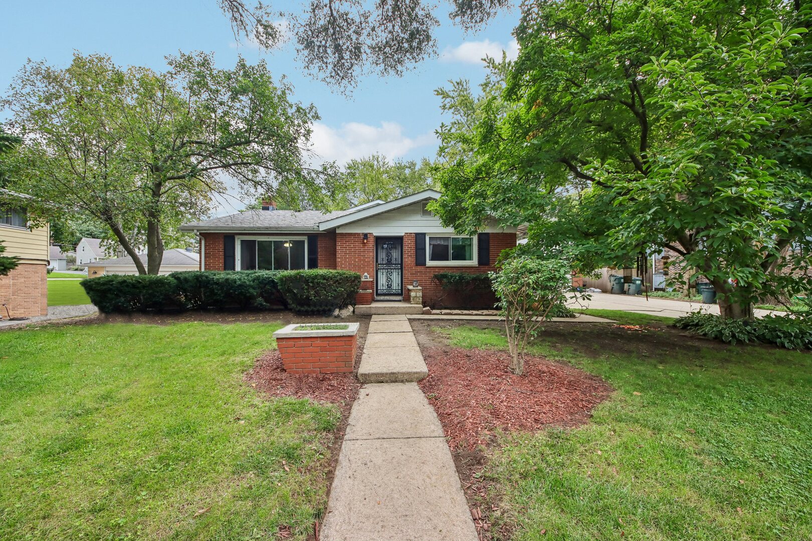 213 Edgemont Street Property Photo 1