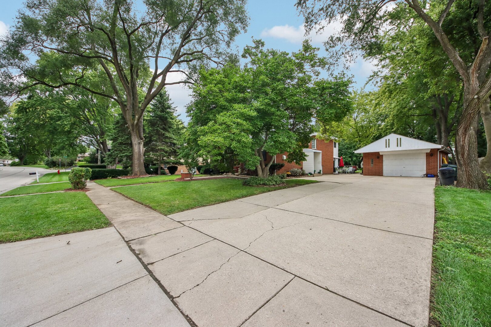 213 Edgemont Street Property Photo 2