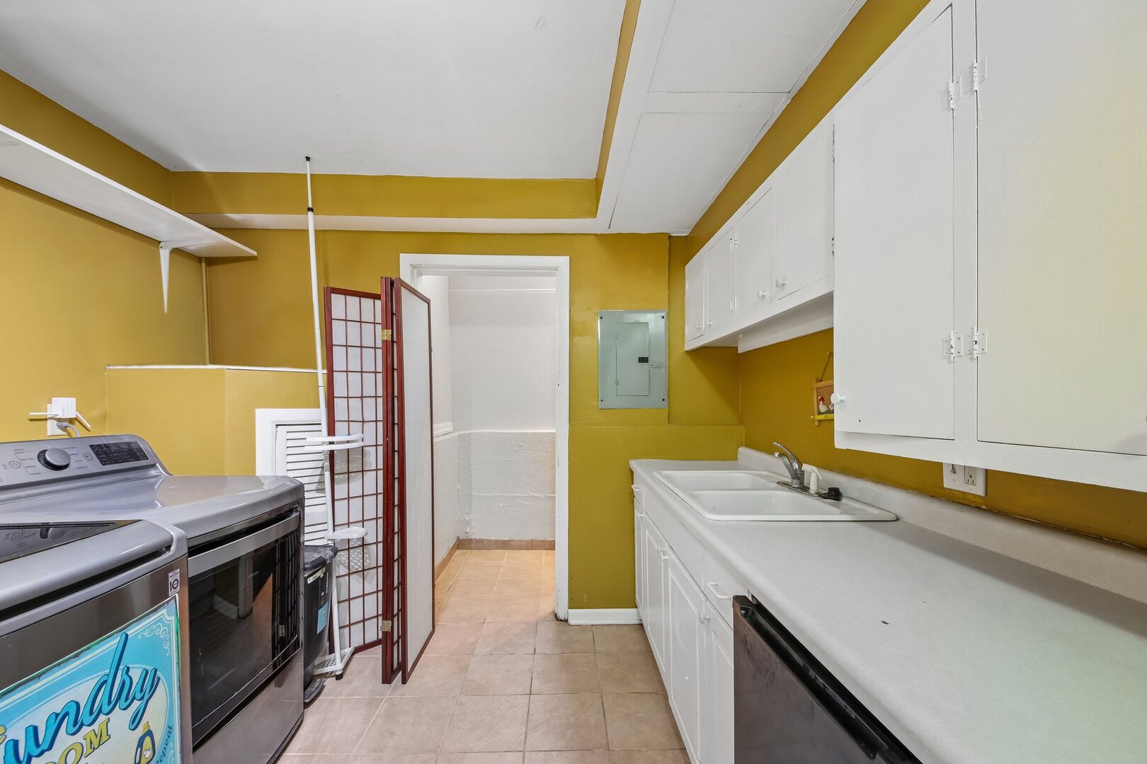 213 Edgemont Street Property Photo 24