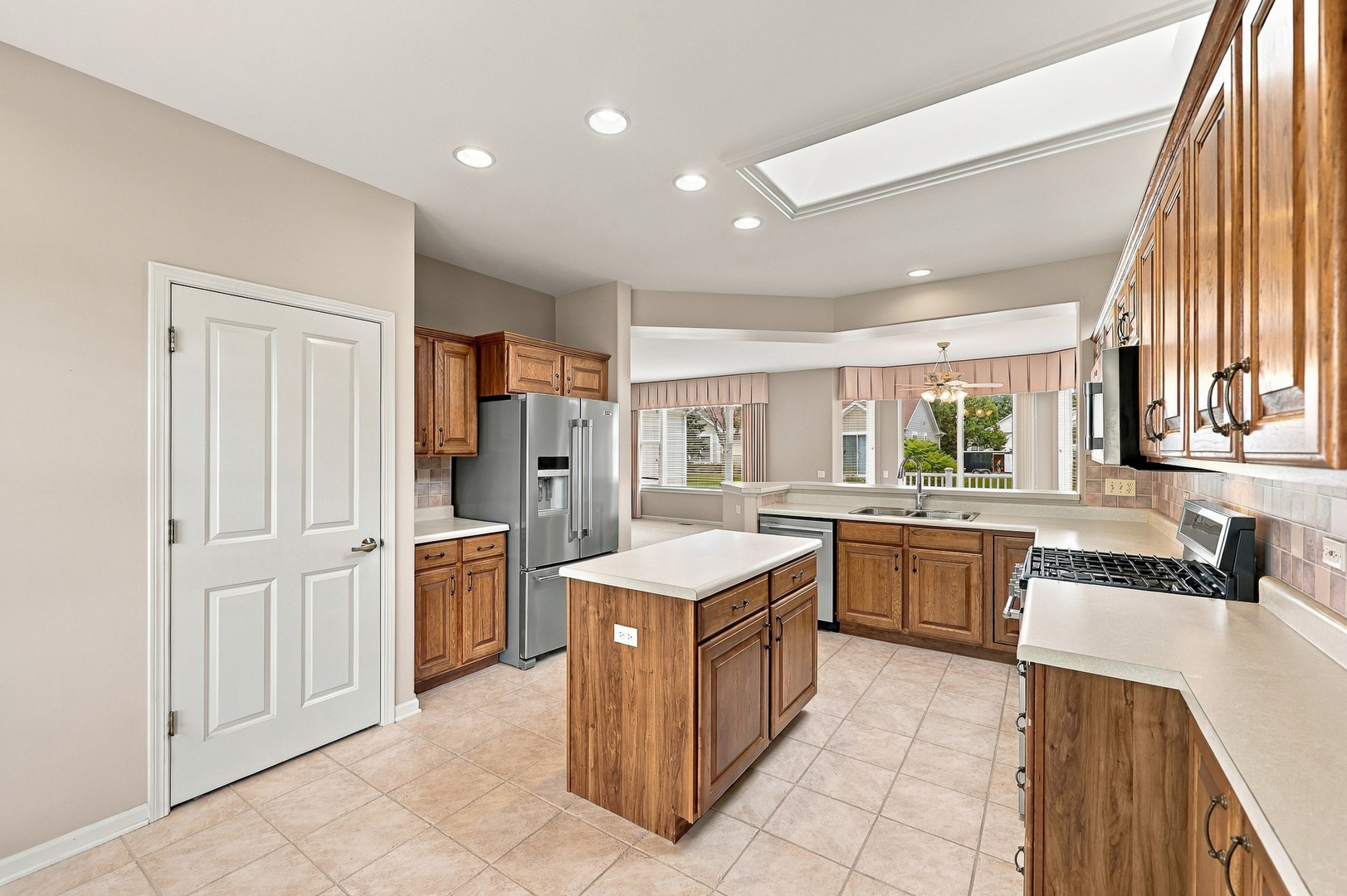 12996 Wisconsin Circle Property Photo 5