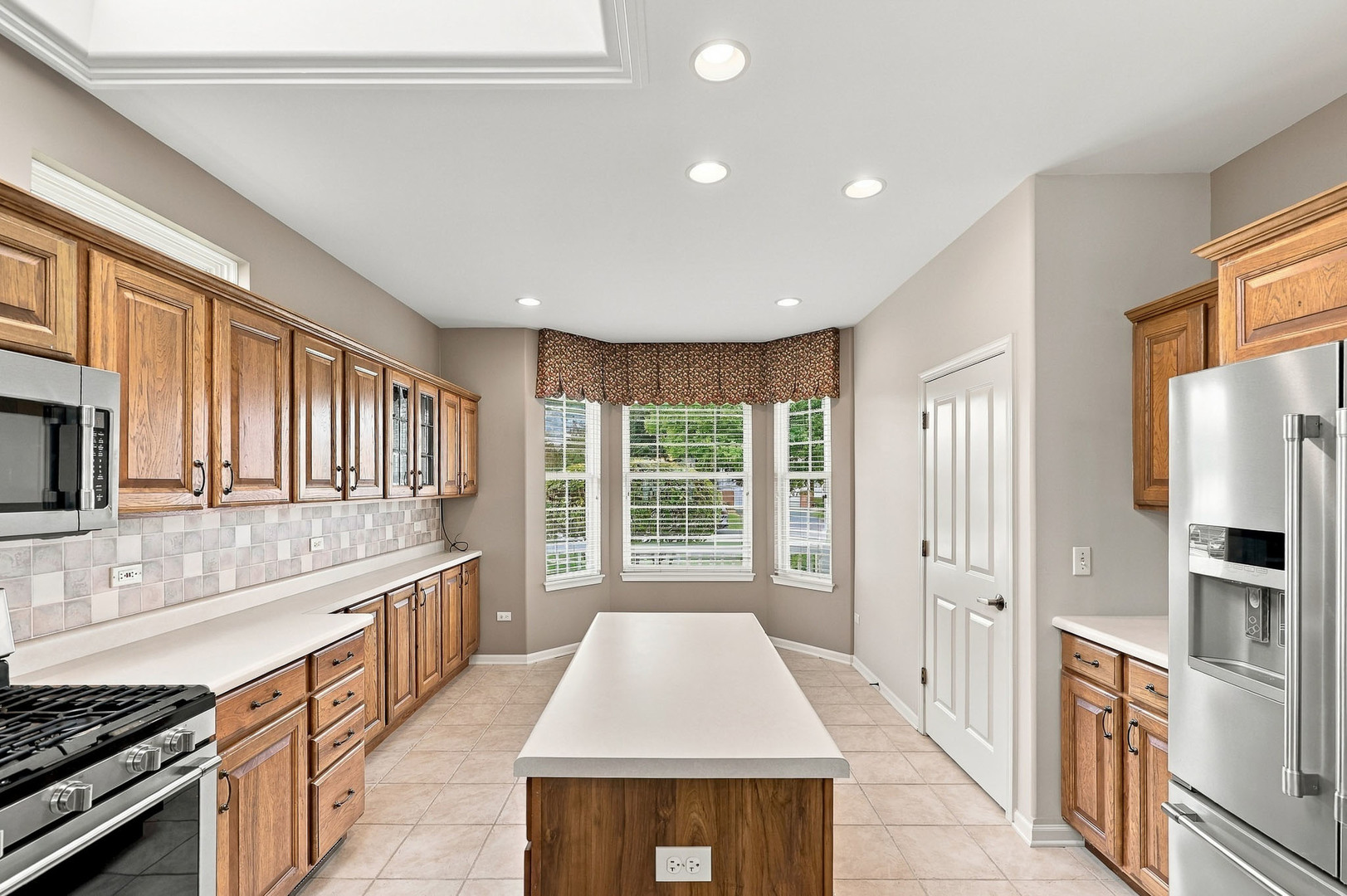12996 Wisconsin Circle Property Photo 7