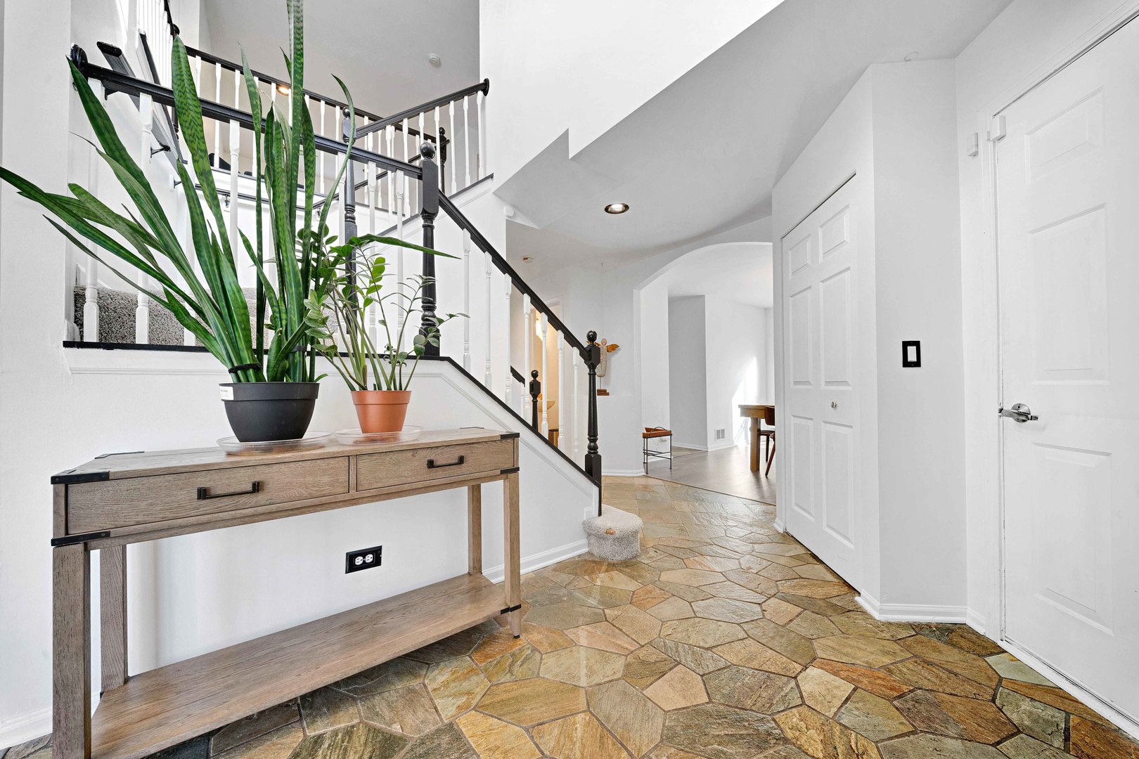 11775 Everglades Road Property Photo 7