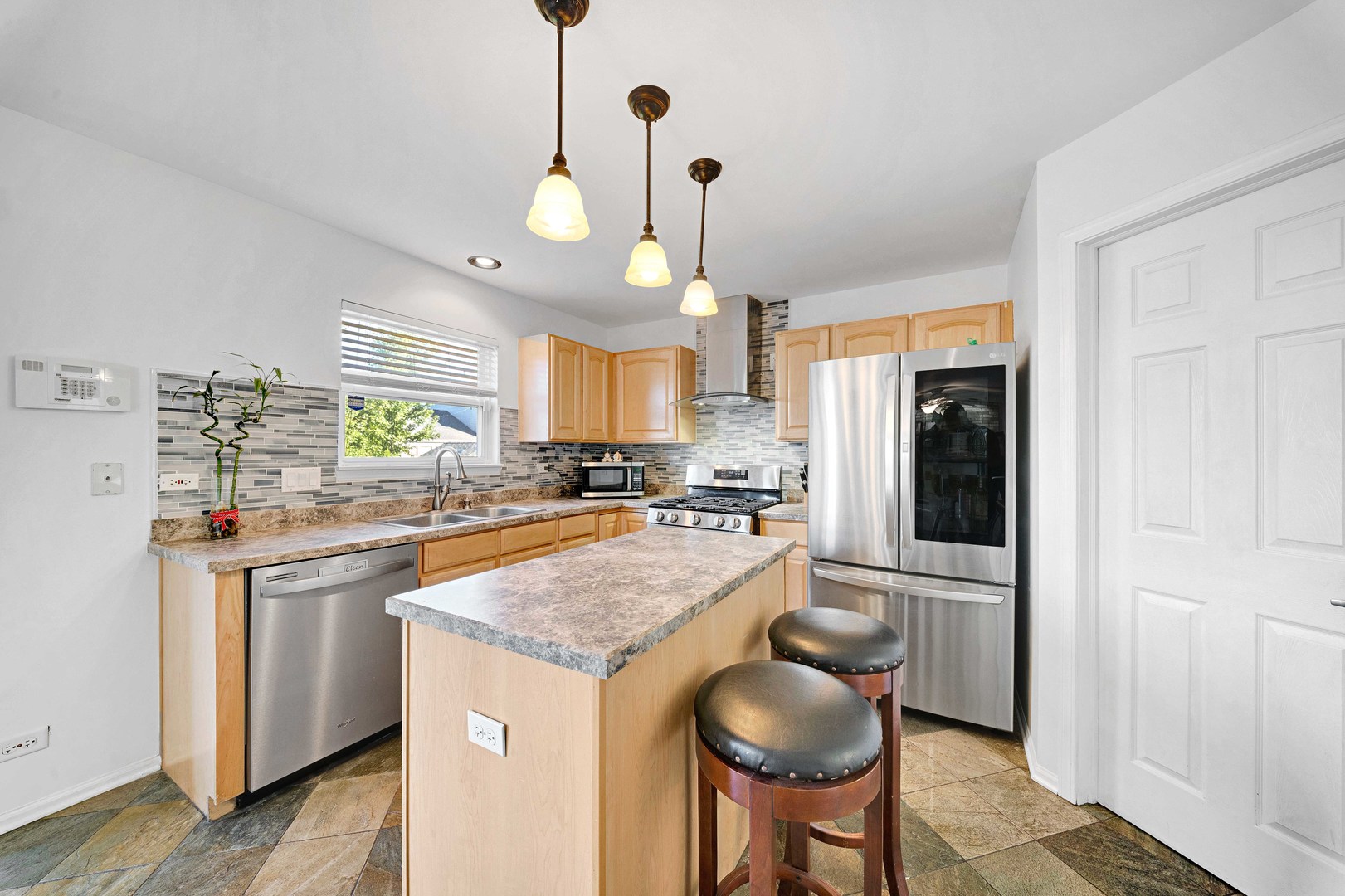 11775 Everglades Road Property Photo 13