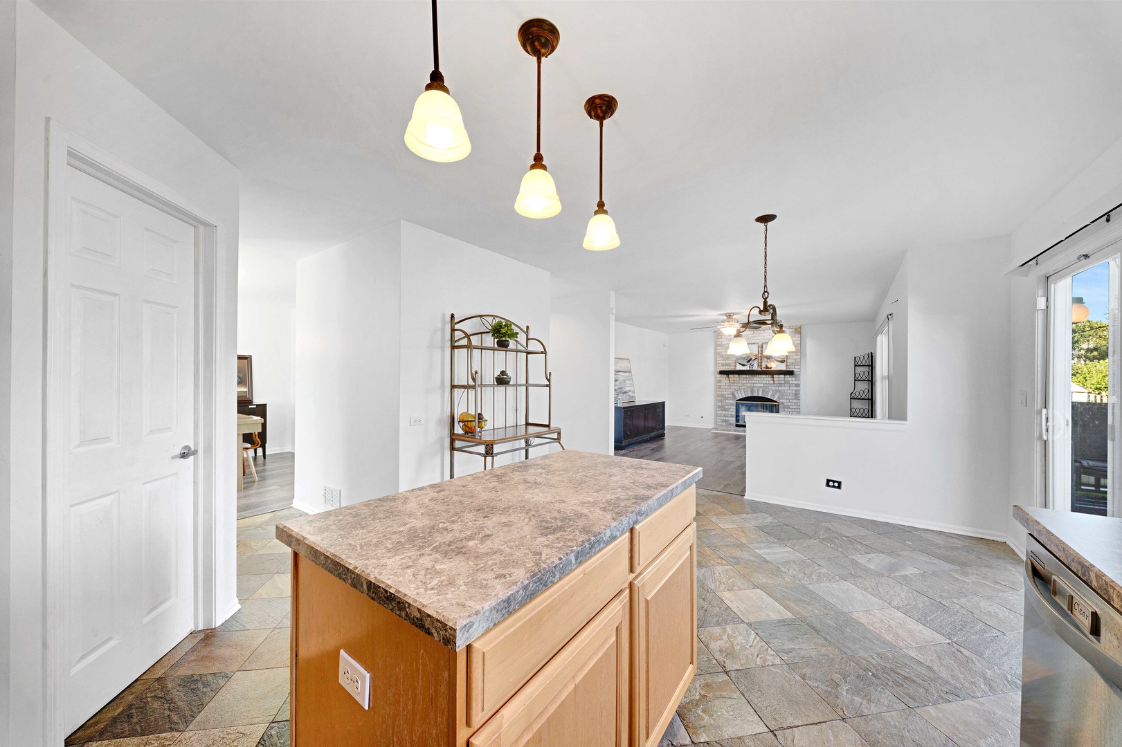 11775 Everglades Road Property Photo 17