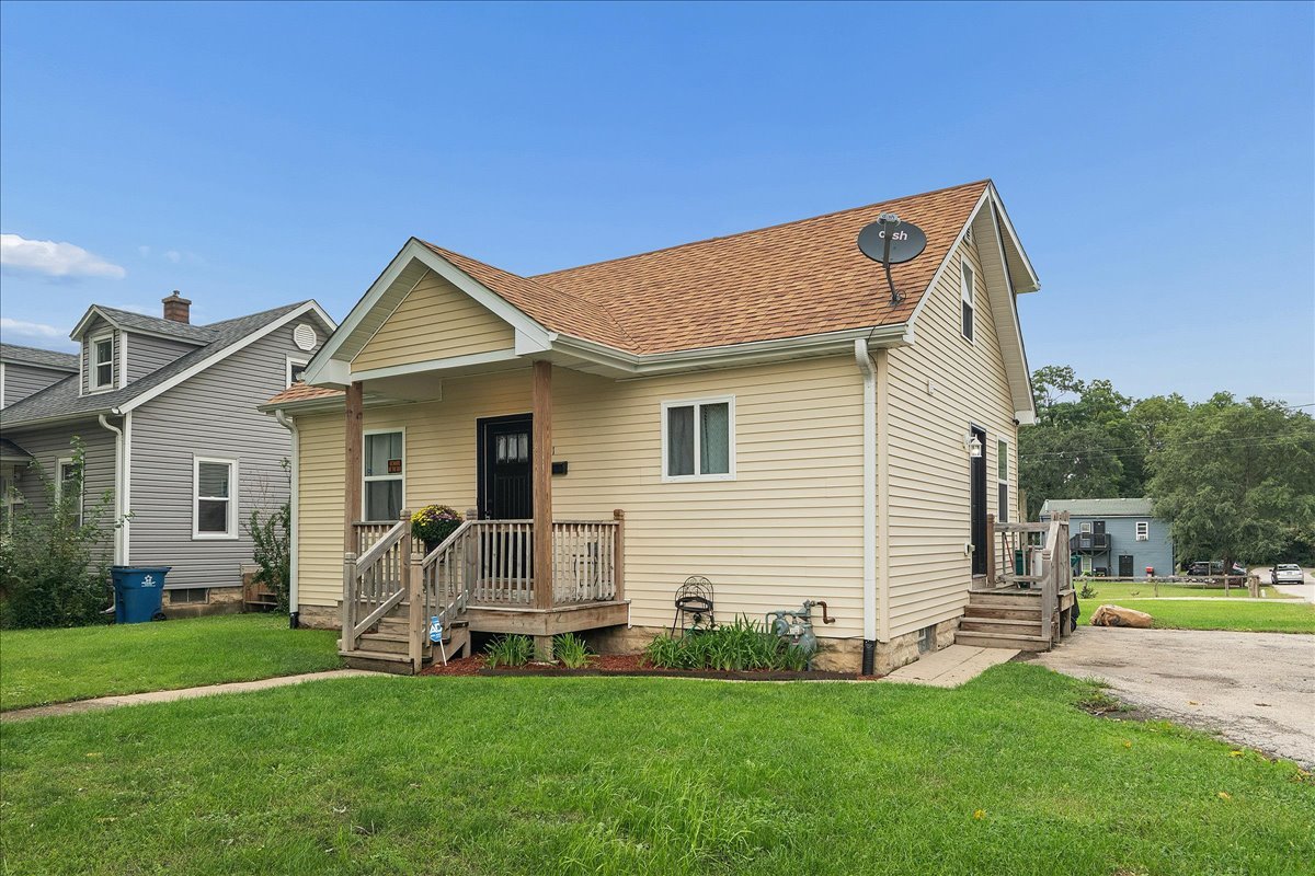 1611 E Washington Street Property Photo 2