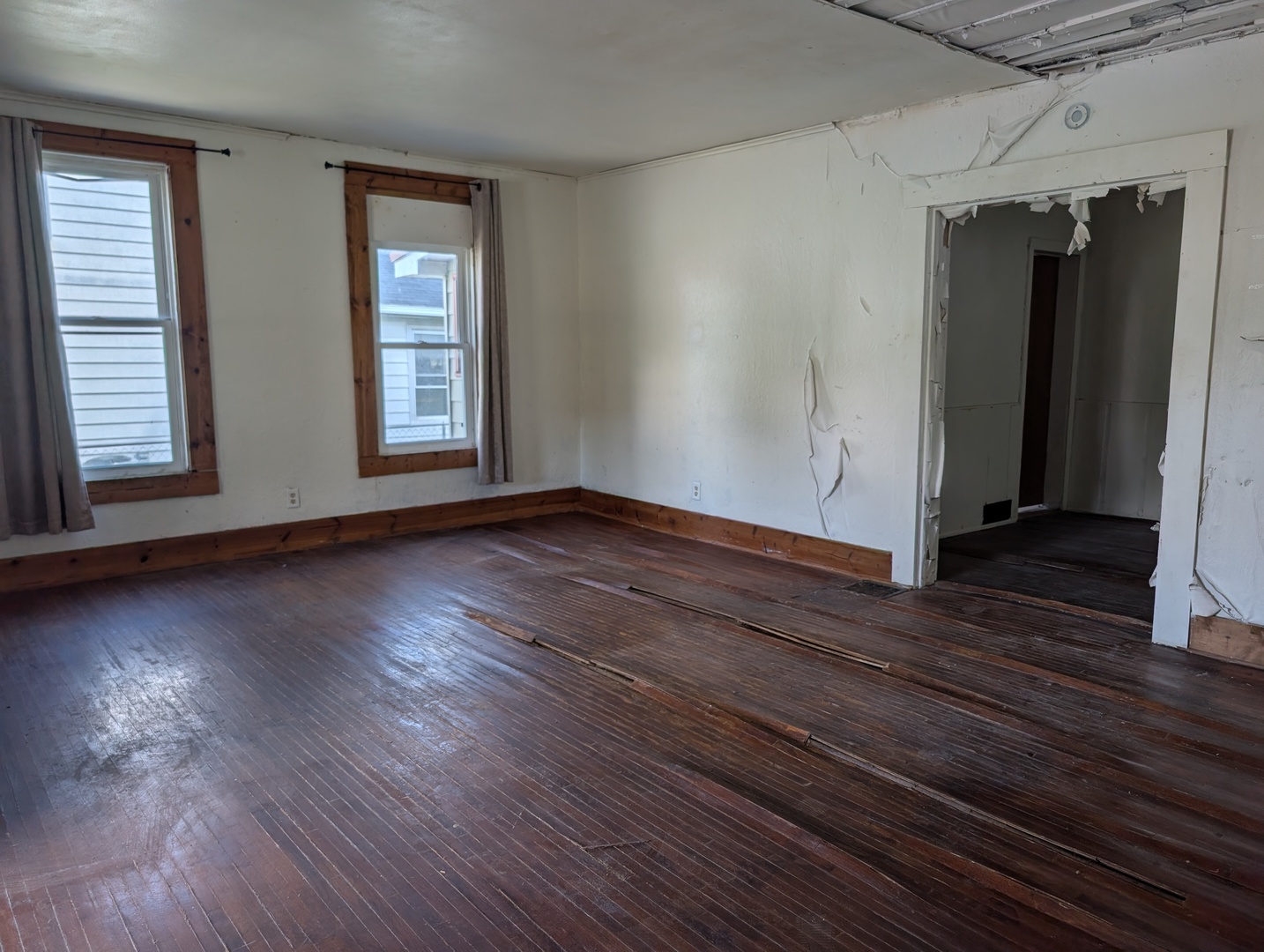 503 E Mason Street Property Photo 3