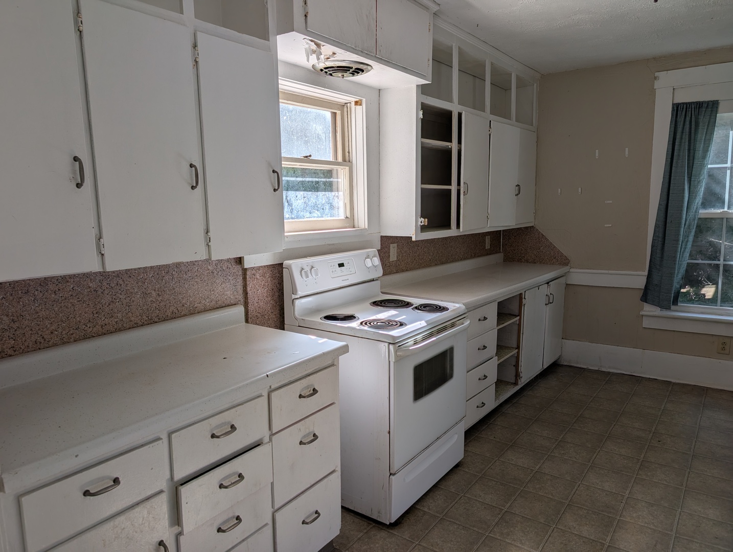 503 E Mason Street Property Photo 8