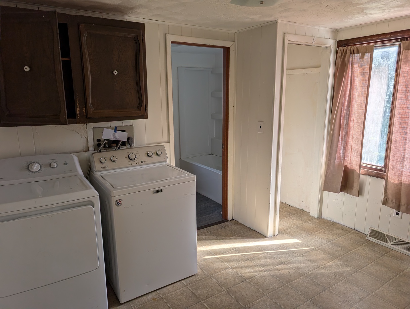 503 E Mason Street Property Photo 11