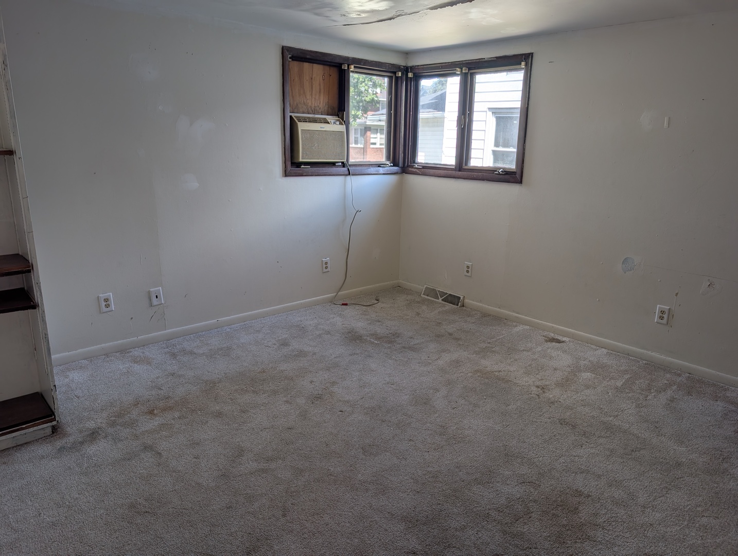 503 E Mason Street Property Photo 12