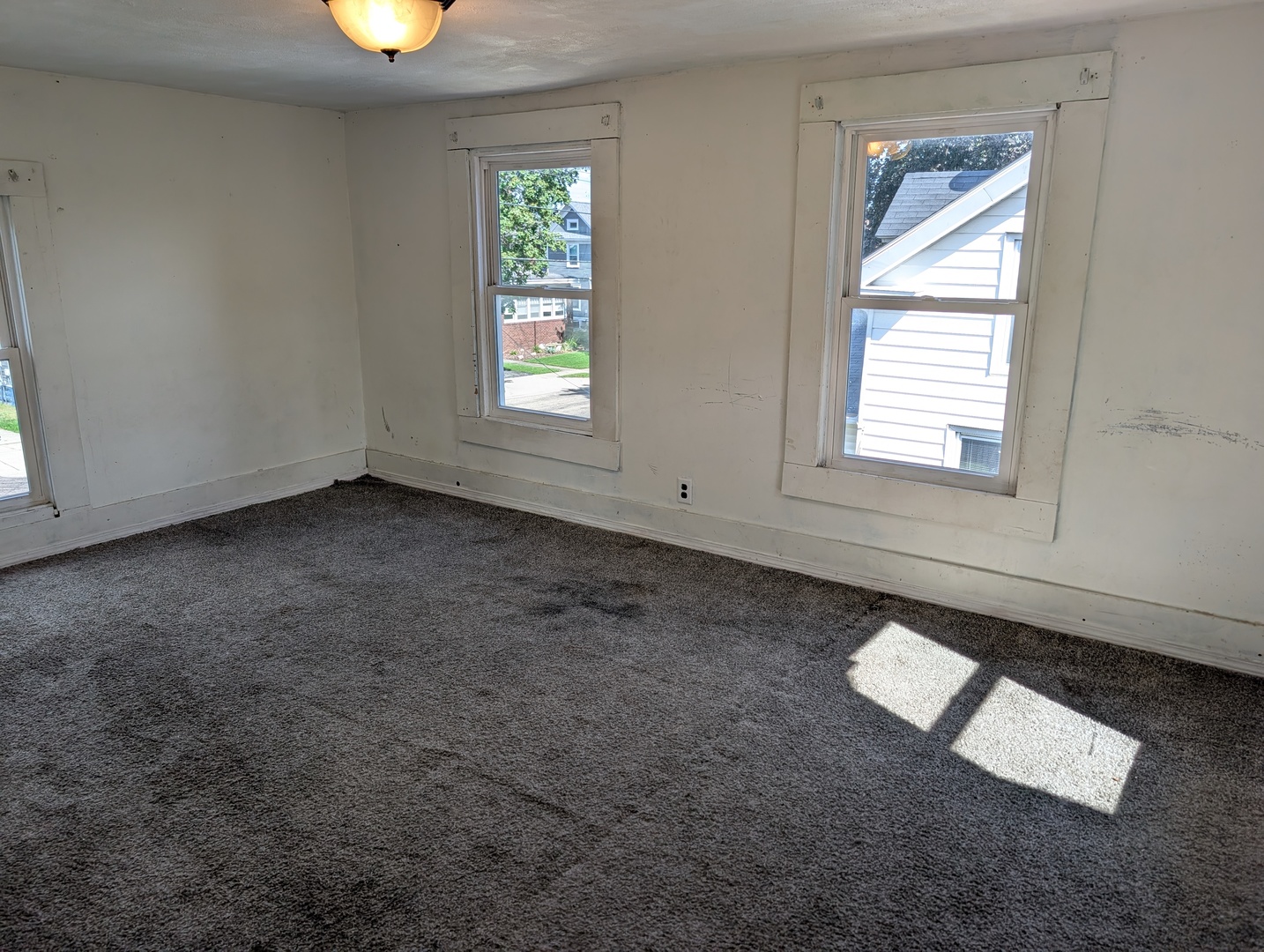 503 E Mason Street Property Photo 17
