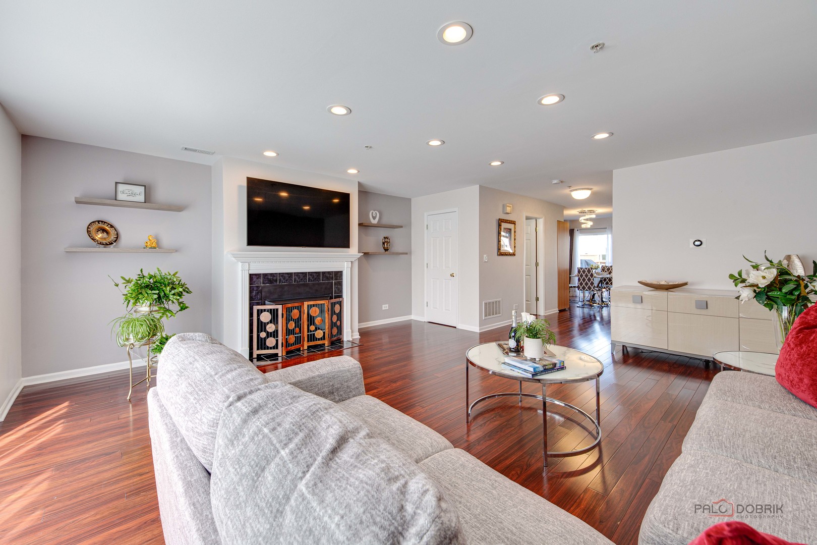 668 E Fountainview Drive Property Photo 7